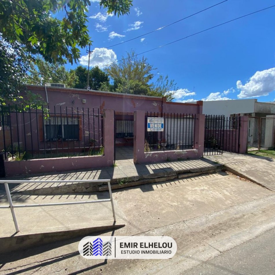 Casa apta credito de 2 dormitorios en Piaggio 1195 (Barrio Avambae) 