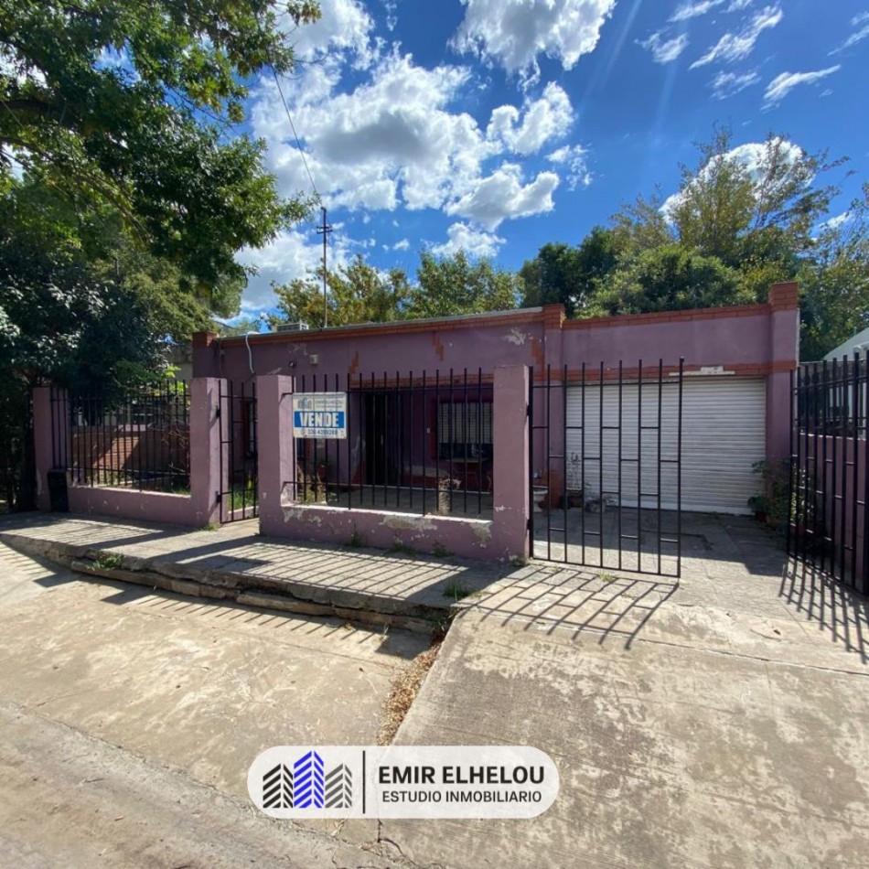 Casa apta credito de 2 dormitorios en Piaggio 1195 (Barrio Avambae) 