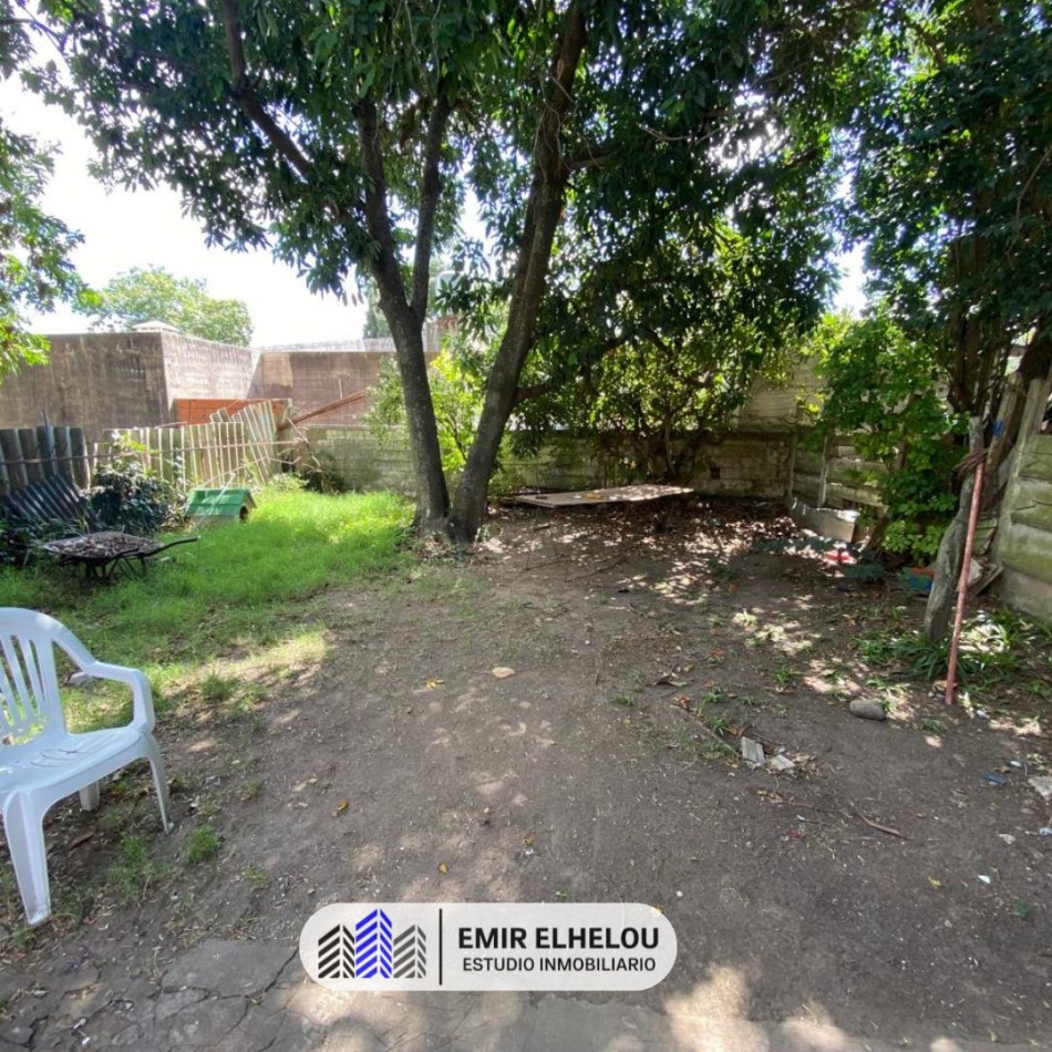 Casa apta credito de 2 dormitorios en Piaggio 1195 (Barrio Avambae) 