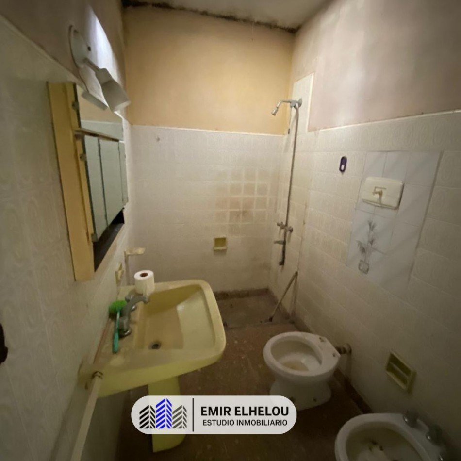 Casa de 2 dormitorios y cochera apta credito en Rademil 412