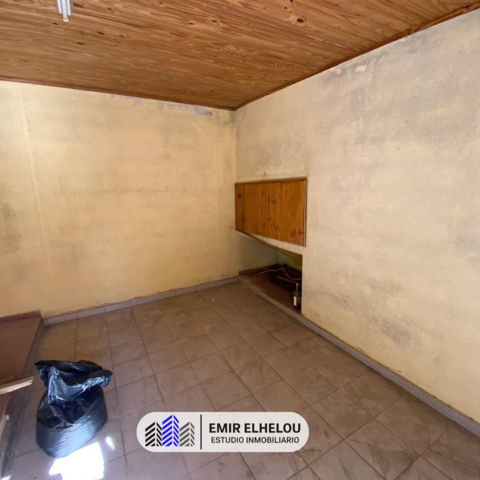 Casa de 2 dormitorios y cochera apta credito en Rademil 412