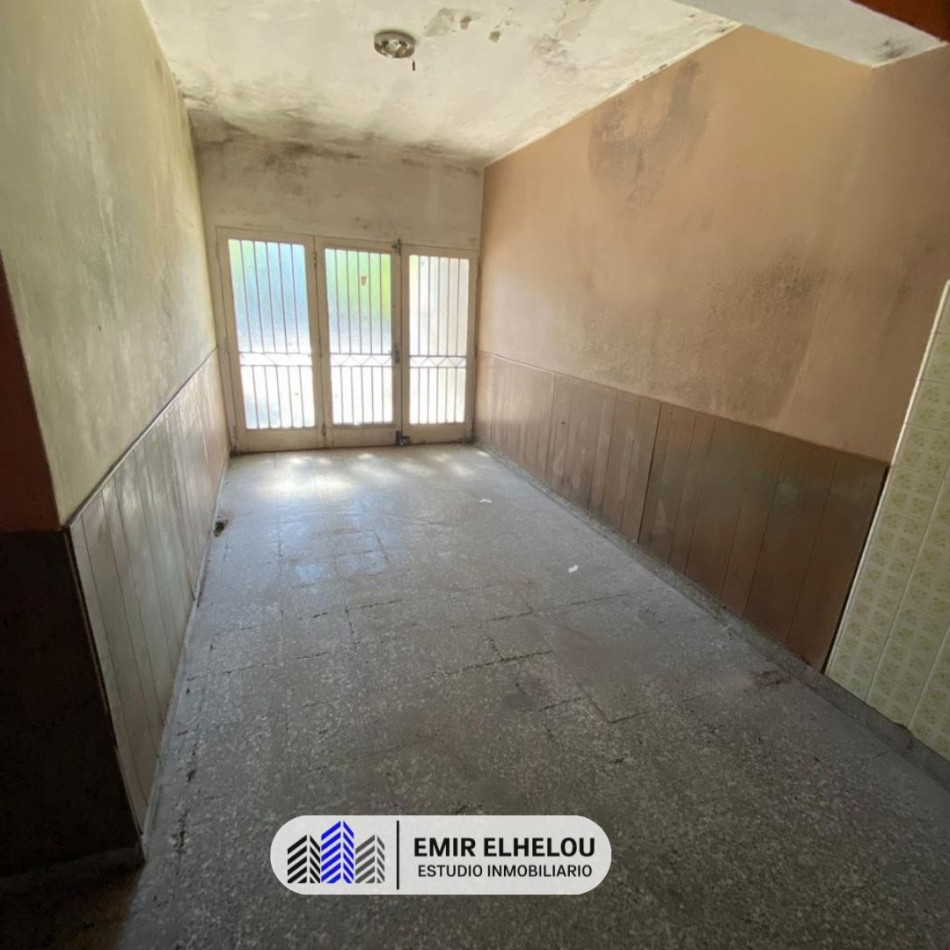 Casa de 2 dormitorios y cochera apta credito en Rademil 412