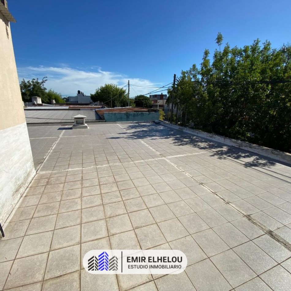 Casa de 2 dormitorios y cochera apta credito en Rademil 412