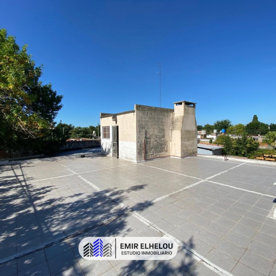 Casa de 2 dormitorios y cochera apta credito en Rademil 412