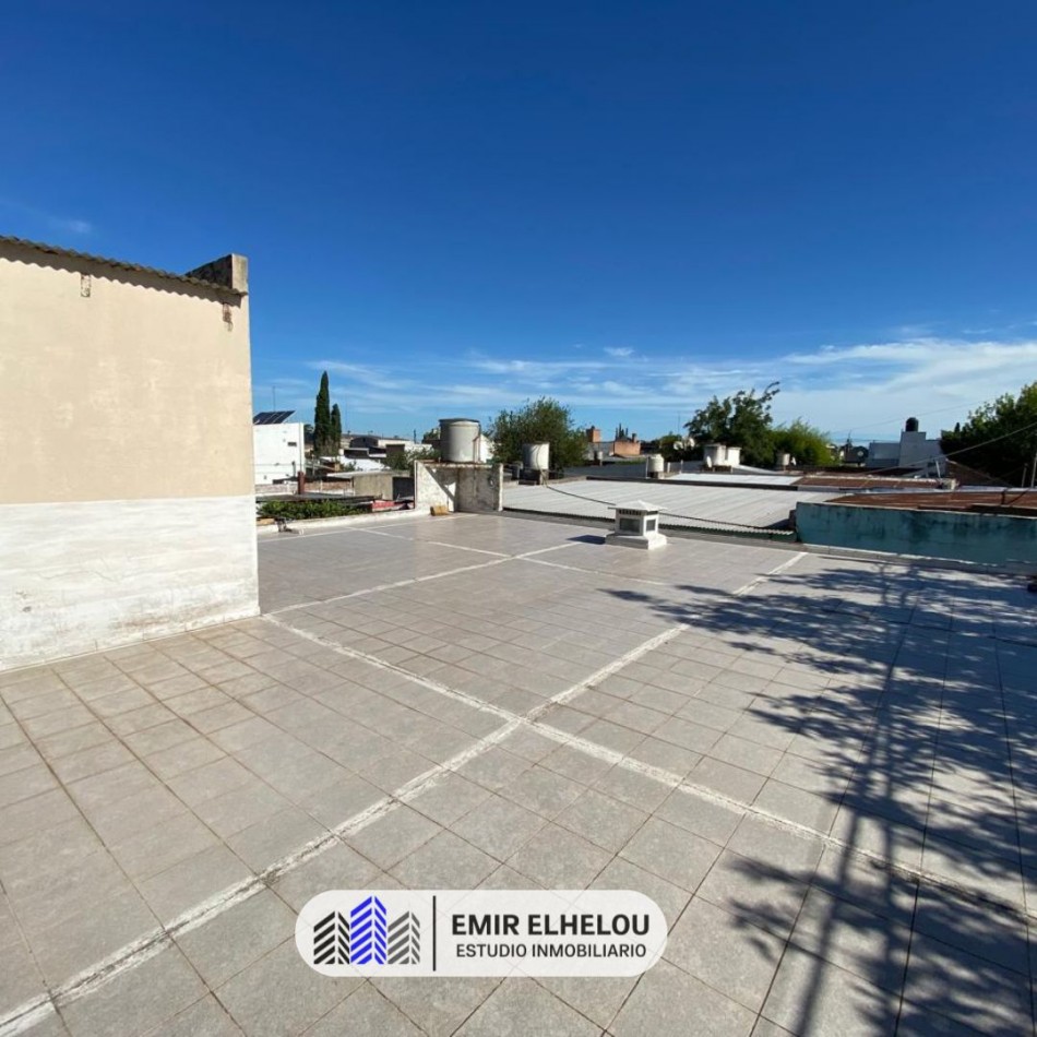 Casa de 2 dormitorios y cochera apta credito en Rademil 412