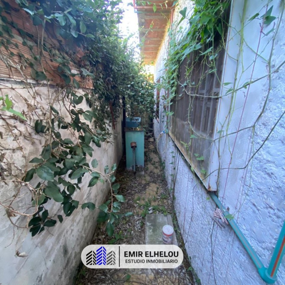 Casa de 2 dormitorios y cochera apta credito en Rademil 412