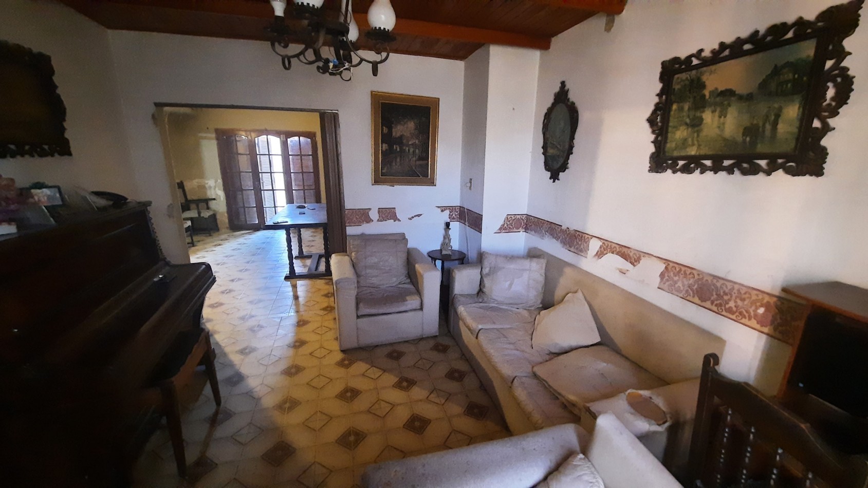 Retasada!! Casa de 4 dormitorios y dependencias en Empalme, Villa Constitucion