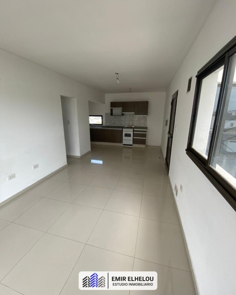 Departamento de un dormitorio con cochera en Juan B Justo 668