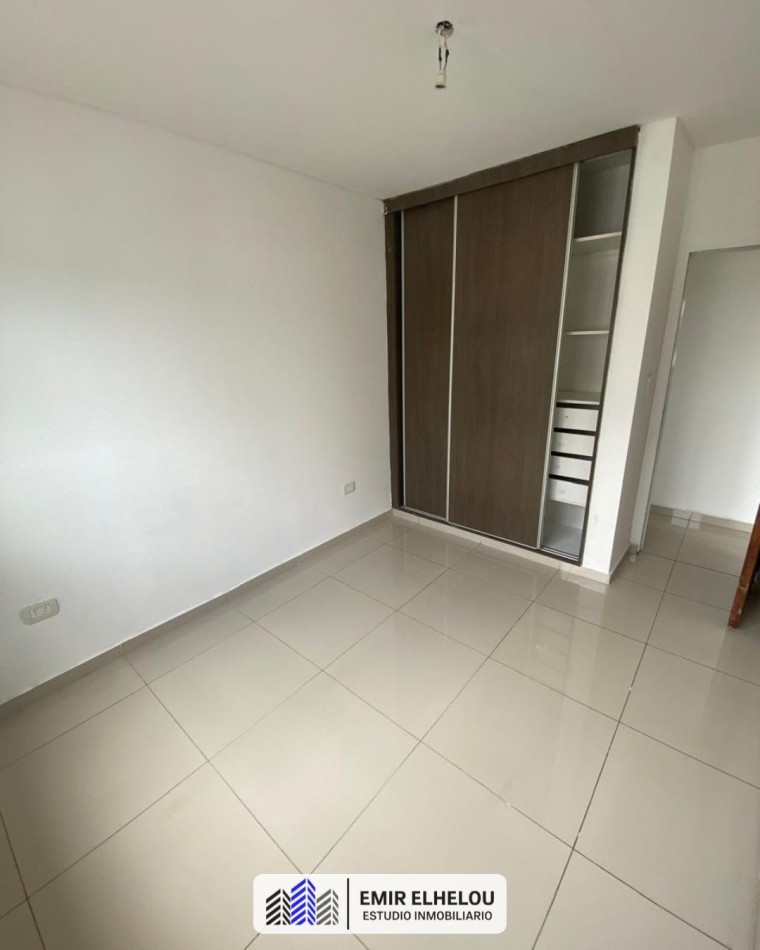 Departamento de un dormitorio con cochera en Juan B Justo 668