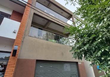 Depto. de 1 dormitorio y cochera en Juan B Justo 668