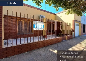 Casa de 2 dormitorios y dep. en Barrio Urquiza