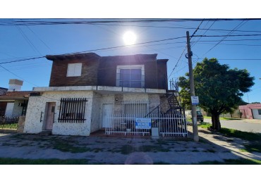 Casa en Empalme con 3 departamentos