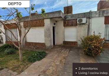 Depto. de 2 dormitorios con cochera en Lavalle 692