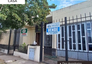 Casa de dos dormitorios ubicada en Bolivar 2143, Barrio Golf.