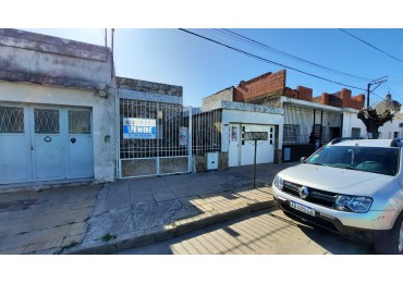 Casa de 2 dormitorios en Bustamante 161 RETASADO!!